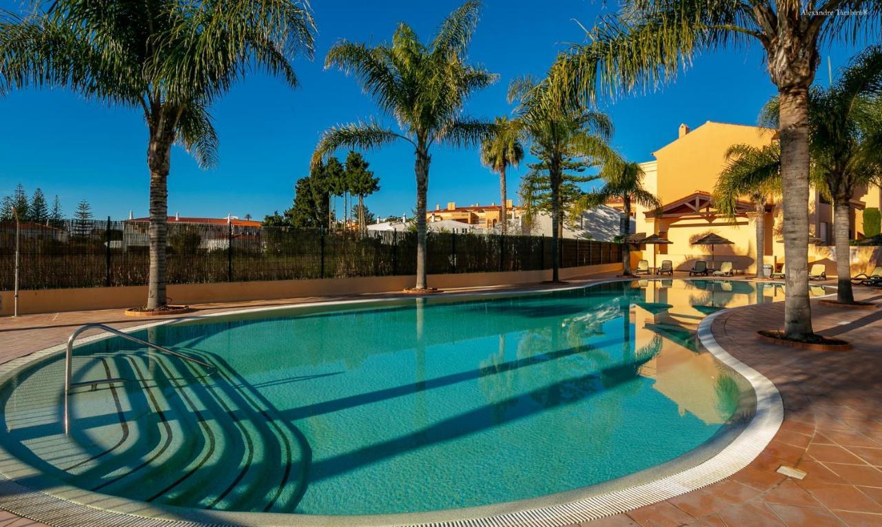 Luzbay Pool Apartments Exterior foto